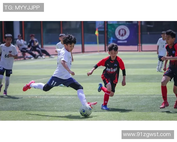 成都足球队实力揭秘：从青训到职业联赛的全景分析与展望